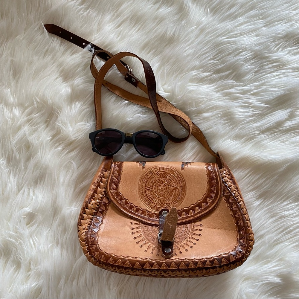 Genuine leather bag with patterns